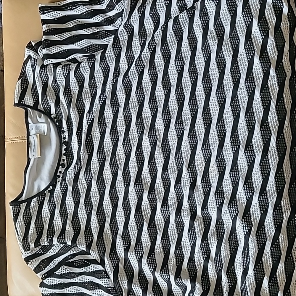 Black and white top